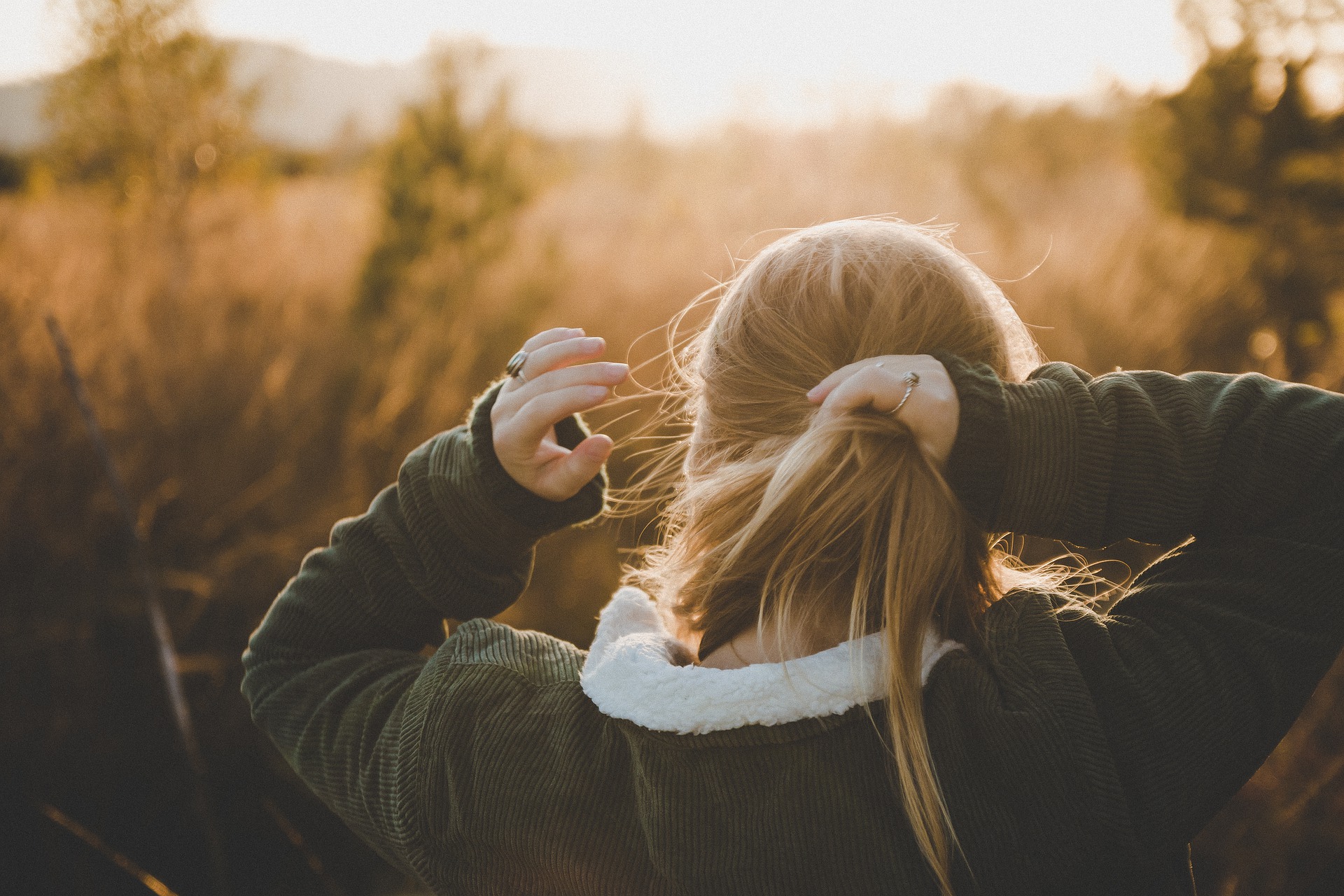 girl grab hair